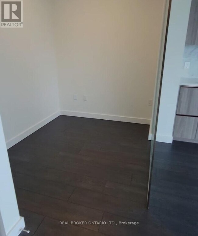 Photo - 85 McMahon Dr Unit 1008
