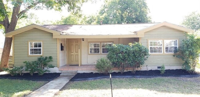 Photo - 1604 Wilson St