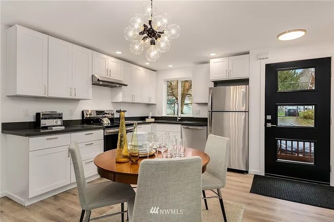 Photo - 1758 16th Ave. S