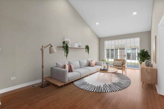 Photo - 713 Verandah Dr