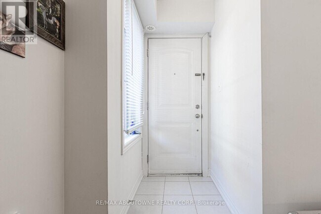 Photo - 2480 Post Rd