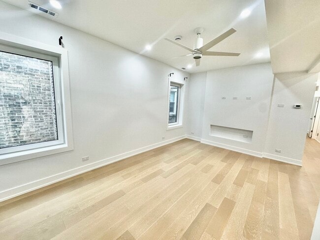 Photo - 5937 N Fairfield Ave
