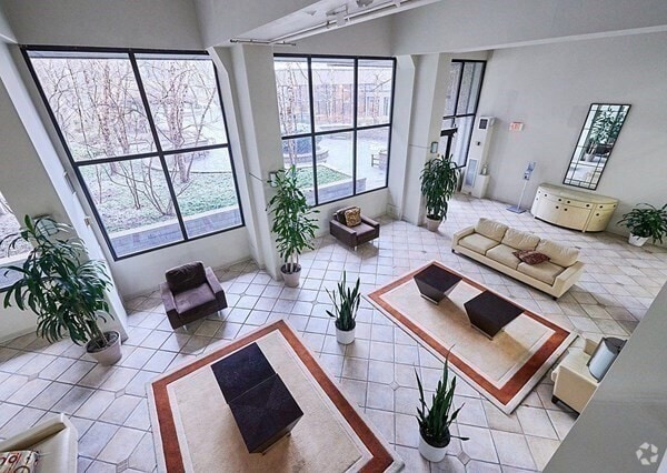 Building Photo - 1731 Beacon St Unit 1208 Rental