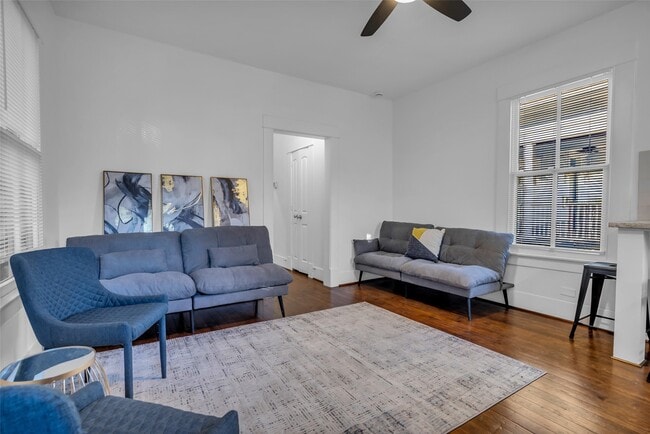 Photo - 611 Harvard St