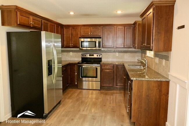 Photo - Large Home In A Quiet Neighborhood Off Of Scenic Drive