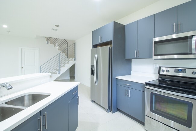 Photo - 424 SE 16th St