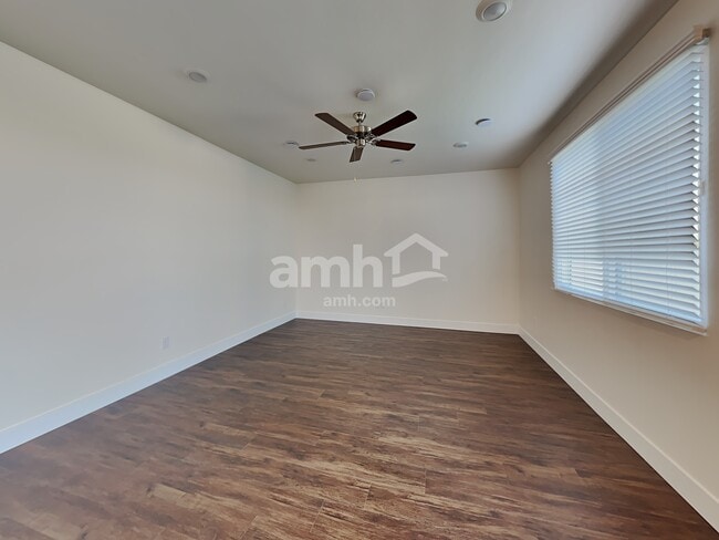 Photo - 936 Moorside Ave