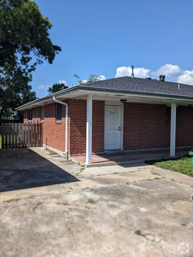 Building Photo - 504 Houma Blvd Rental