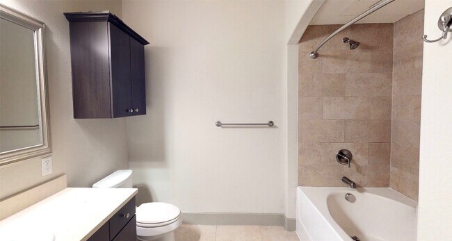 Photo - 1340 W Gray St