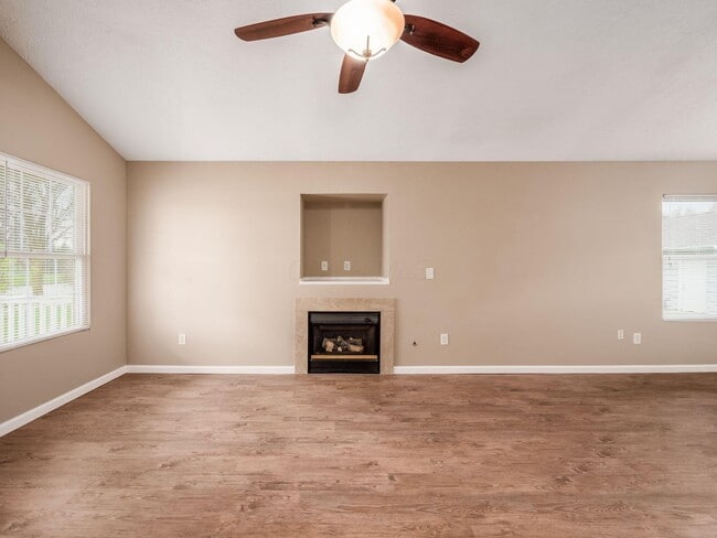 Photo - 5222 Horseshoe Dr N