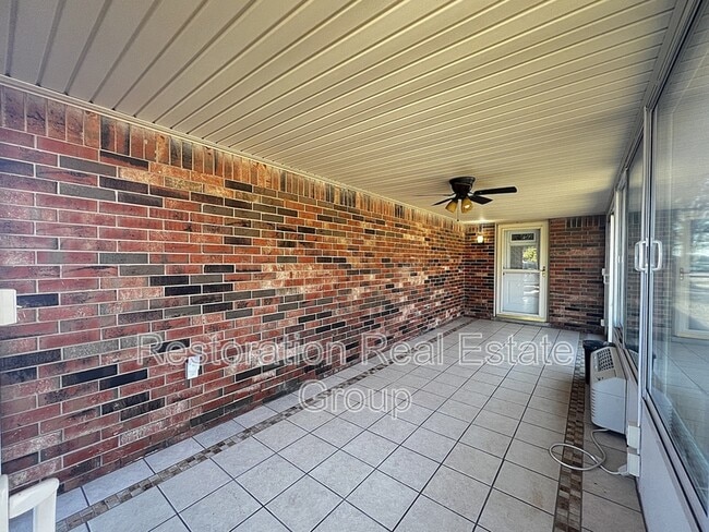 Photo - 819 N2964 Rd