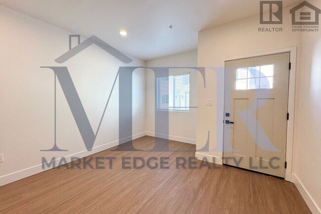 Photo - 3Bed/2.5Bath Townhouse in Sedona! FIRST MO...