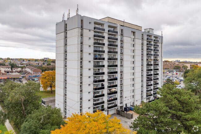 Photo - 2600 Jane St