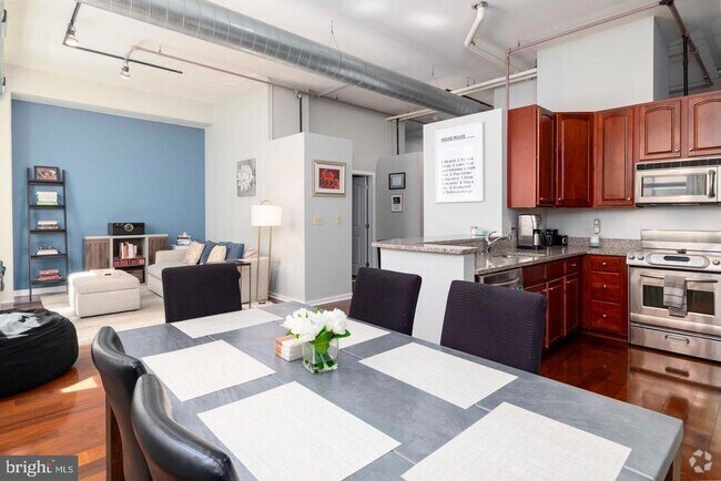 Building Photo - 113 N Bread St Unit 3B1 Rental