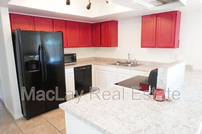 Photo - 2535 E Maryland Dr