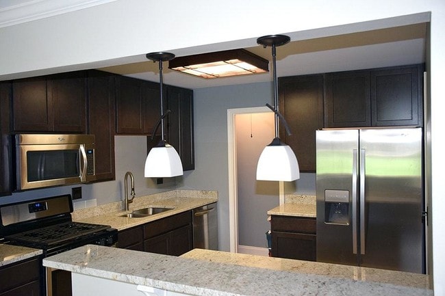 kitchen - 1233 Ballantrae Pl Unit B