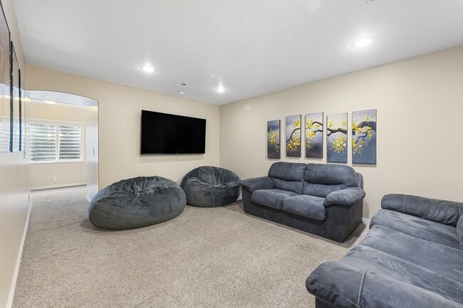 Photo - 918 E 1375 N