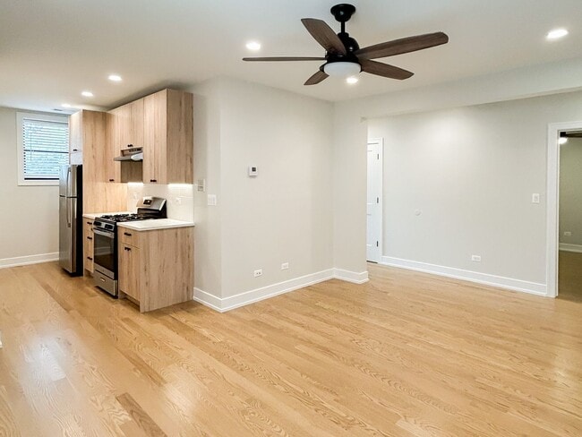 Photo - 1910 W Winnemac Ave Unidad 2