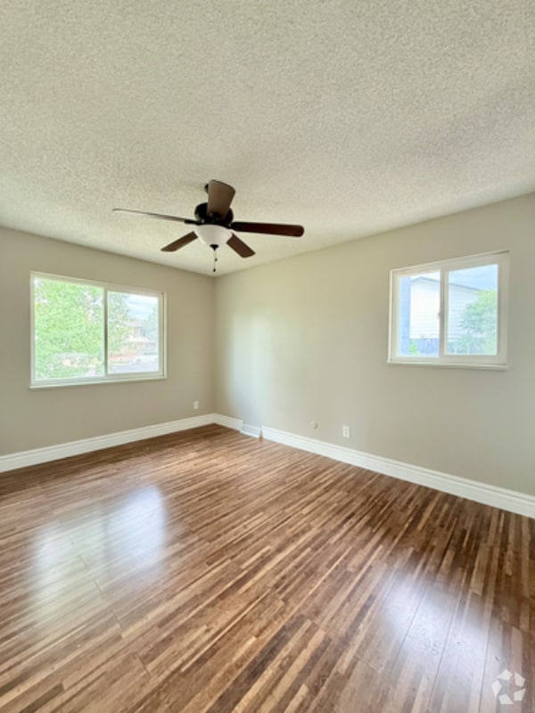 Building Photo - 1601 27th Ave Rental