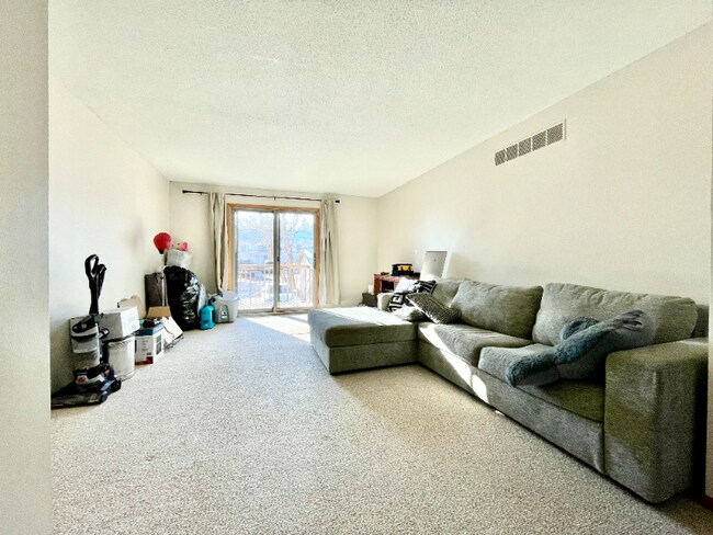 Photo - 460 Stanley St Unidad 2