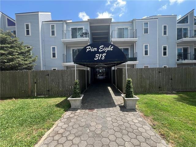 Photo - 318 Lake Marina Ave Unit 305