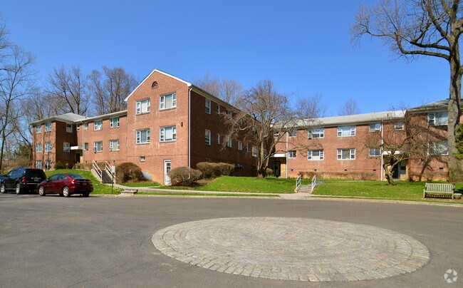 Cedar Hill Garden Apts - Cedar Hill Garden Apts