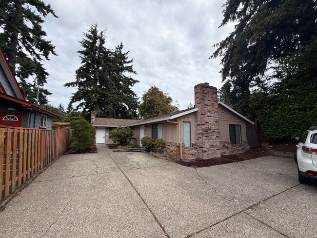 Building Photo - 2-Bedroom Near Mt. Tabor
