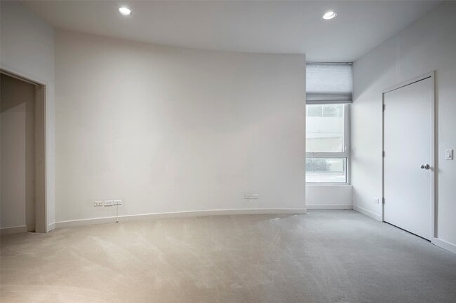 Photo - 3372 Miro Pl