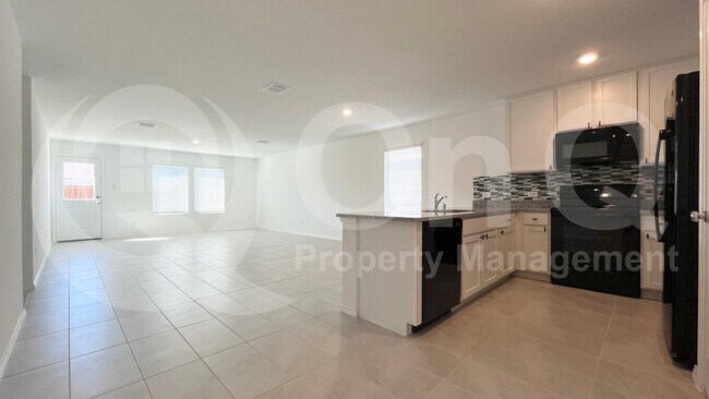 Photo - 403 Ashbrook Wy