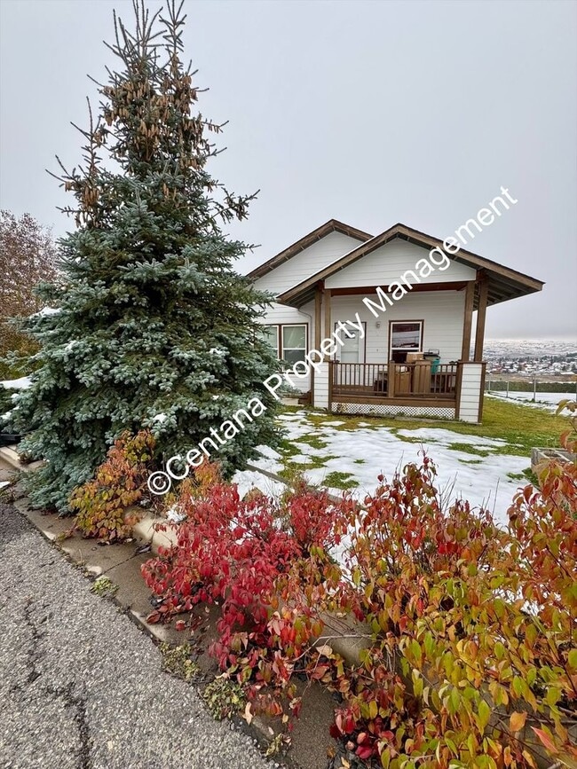 Photo - 3 Bedroom 3 Bathroom uptown with Great Views