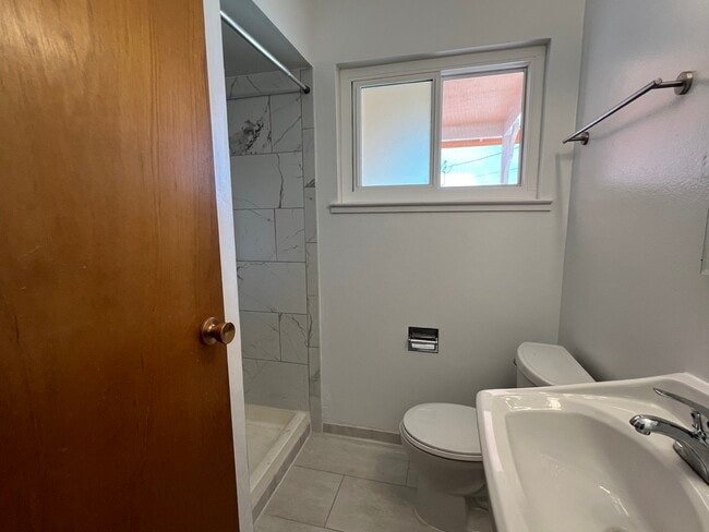 Photo - 3019 Eddy St