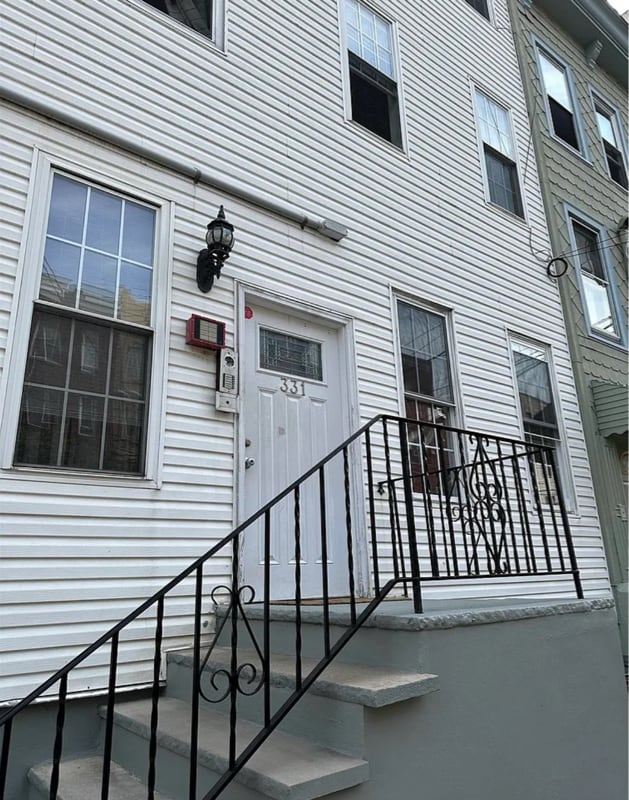 Building Photo - 331 Monroe St Unit 1R Rental