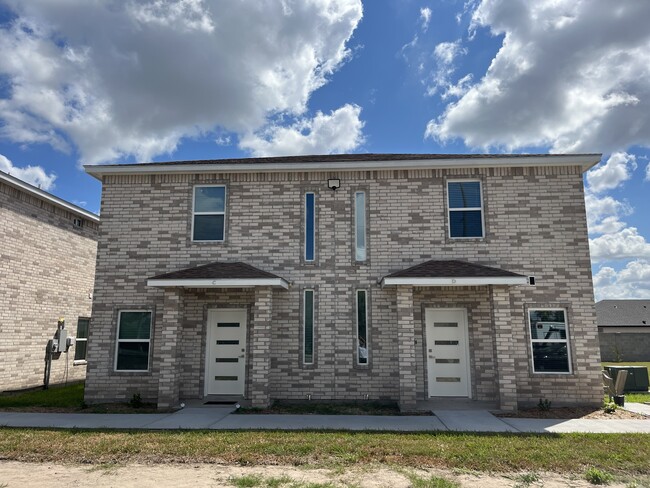 Photo - 632 N Central Ave Townhome
