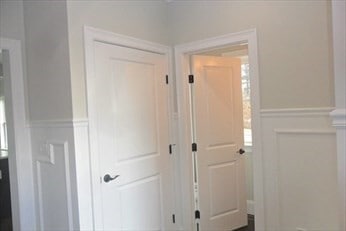 87 E Main St