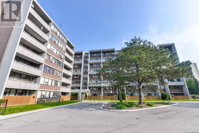 Photo - 2121 Roche Ct Unit 109