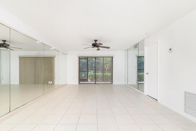 Photo - 3525 S Ocean Blvd Unidad 111