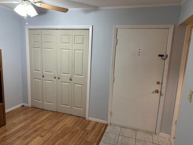 Building Photo - 1855 Poplar Woods Cir W Unit Spacious 1BR 1BA for rent