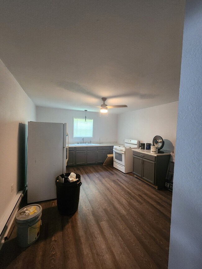 Photo - 206 E Peck St