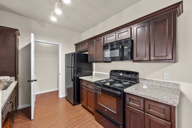 Photo - Las Torres Apartments