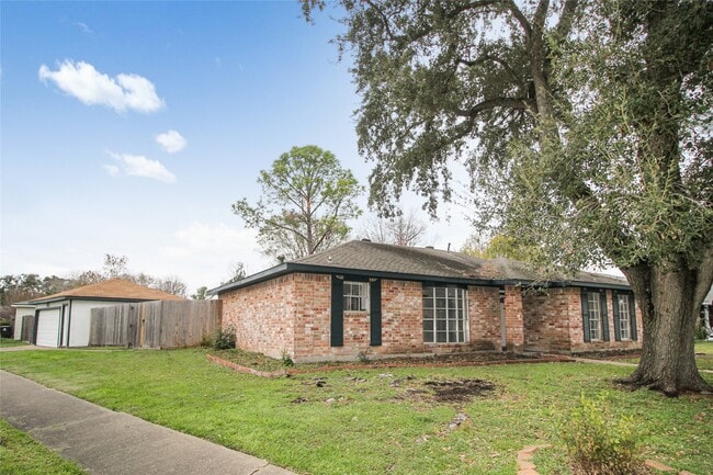 Photo - 10534 Huntington Wood Dr