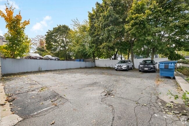 Building Photo - 11 Columbia Rd Unit 2 Rental
