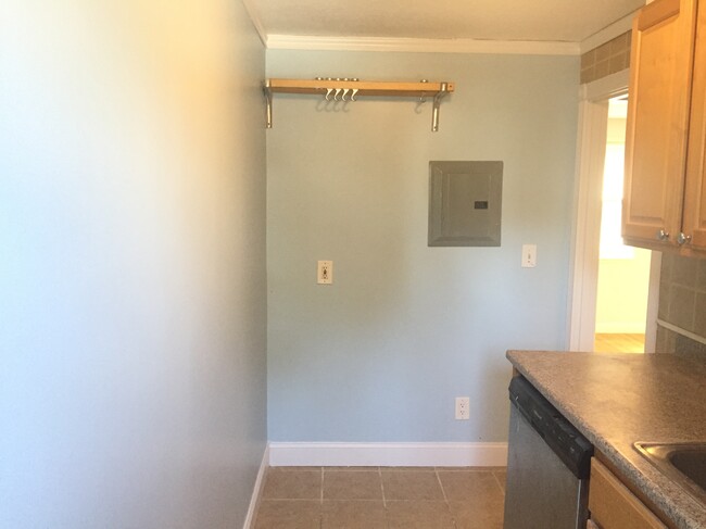 Kitchen - 51 Newman Rd Unidad 3 Rental