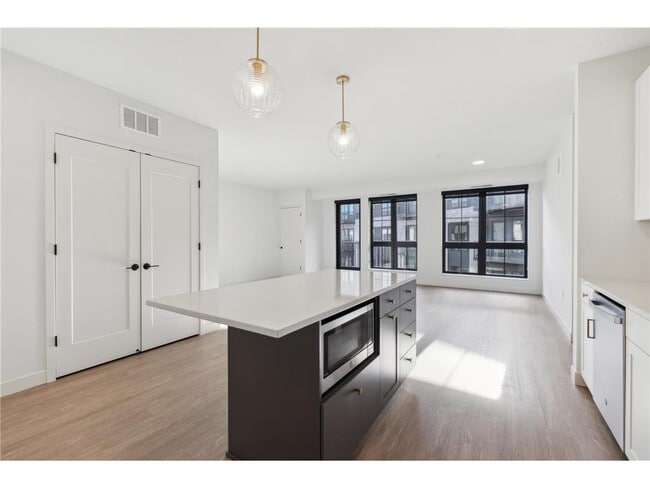 Photo - 4917 Eden Ave Unidad 724