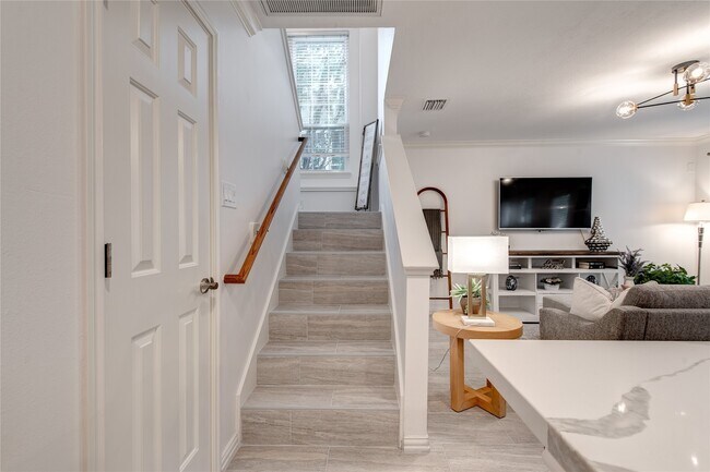 Building Photo - 35 N Walden Elms Cir