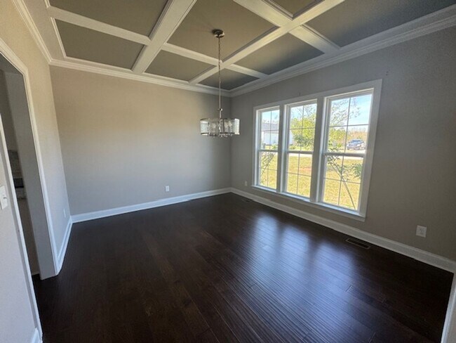 Photo - Like New and Move-in Ready!!