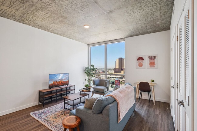 Photo - 222 E Jefferson St Unit ID1369267P