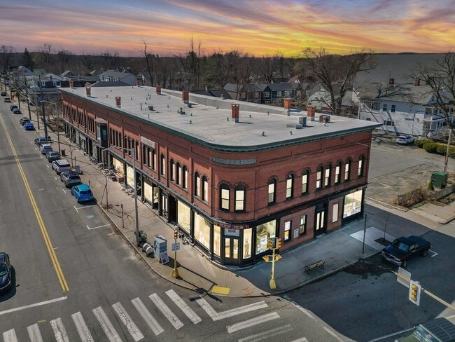 Building Photo - 7 Maple St Unit 7