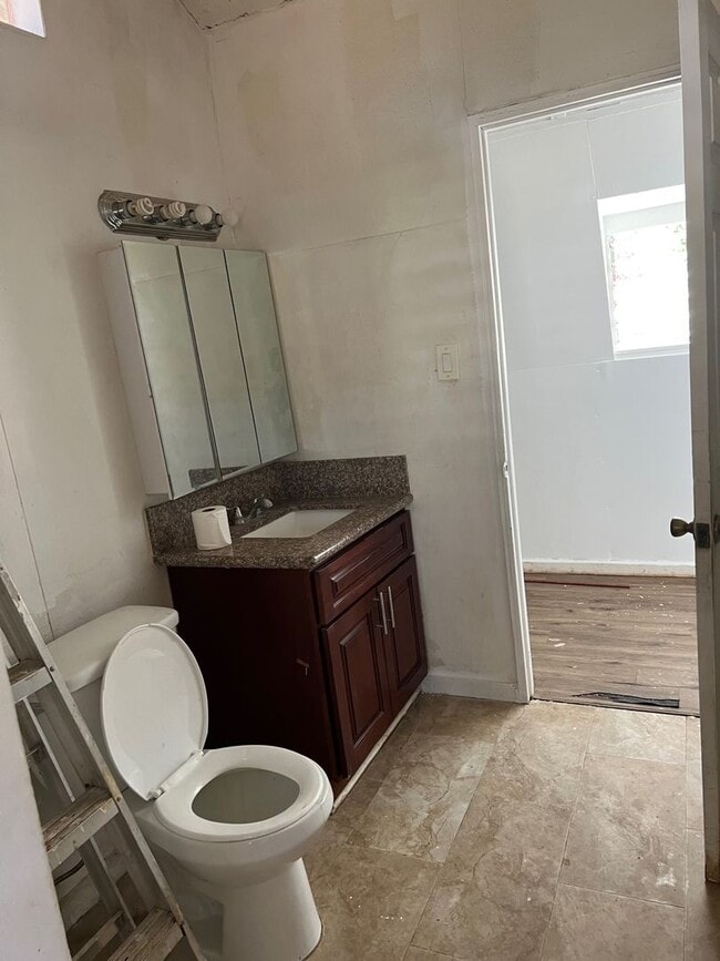 Photo - 86-321 Puhawai Rd