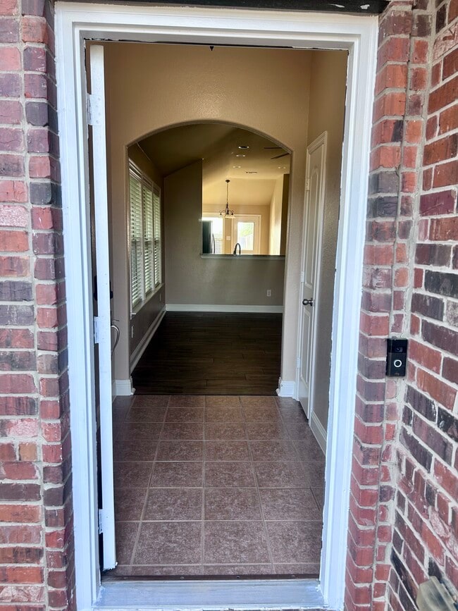 Photo - 1521 Applegate Way