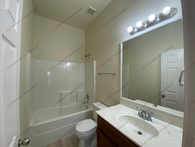 Photo - 7811 Redbrush